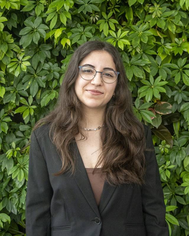 Headshot - Mena Nasiri Mena Nasiri